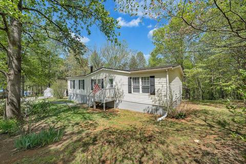 304 Fairdale Dr, Thaxton, VA 24174
