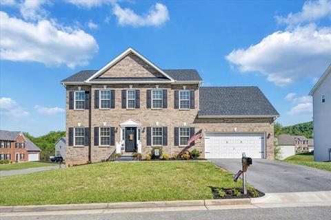 2920 Matthew Dr, Vinton, VA 24179
