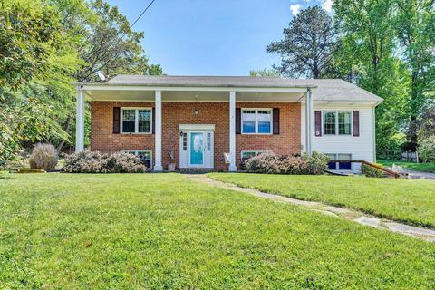 3377 Woodland Dr, Roanoke, VA 24018
