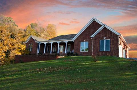 1202 Terrace Dr, Salem, VA 24153