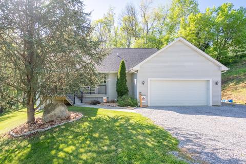 4070 Fort Vause Dr, Shawsville, VA 24162