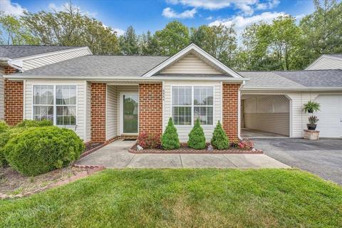 6964 Black Walnut Ct, Roanoke, VA 24019