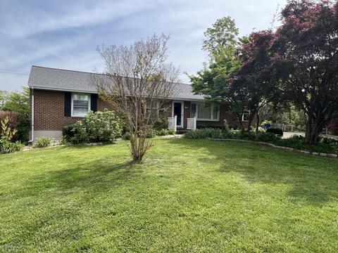 236 Parkwood Ave, Salem, VA 24153