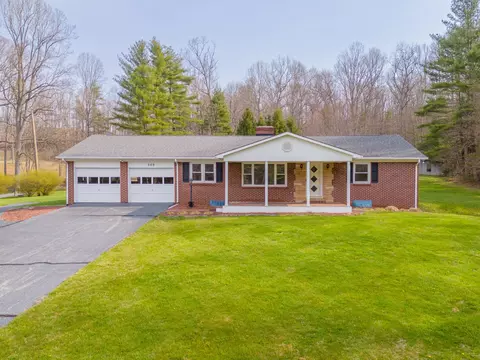 509 Franklin Pike SE, Floyd, VA 24091