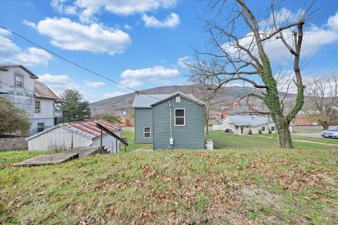 371 Boyd St, Buchanan, VA 24066 photo 5
