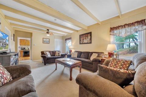 481 1st St, Buchanan, VA 24066 photo 5