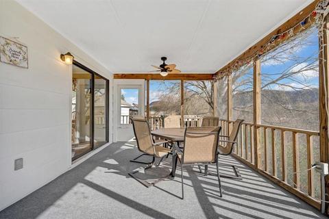 481 1st St, Buchanan, VA 24066 photo 31
