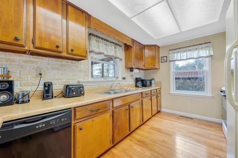 481 1st St, Buchanan, VA 24066 photo 8