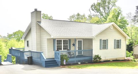 1769 Virginia Woods Dr, Moneta, VA 24121