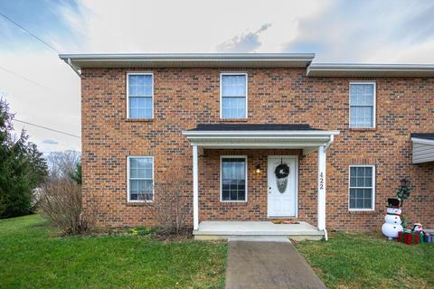 422 Miller St SE, Christiansburg, VA 24073