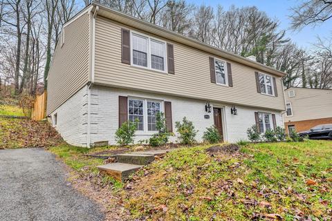 2714 White Pelican Ln, Roanoke, VA 24018