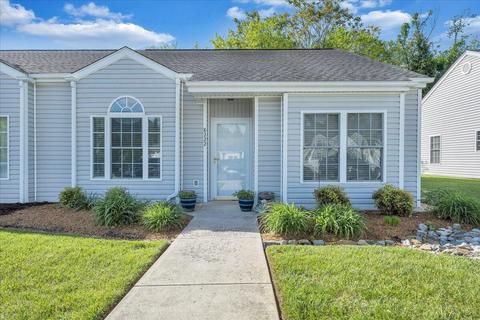 8222 Emerald Court Dr, Roanoke, VA 24019