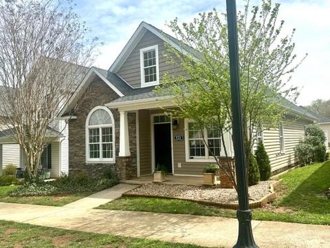 521 Capstone Dr, Lynchburg, VA 24502
