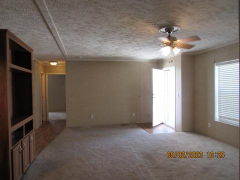 636 Sixth St, Pulaski, VA 24301 photo 3
