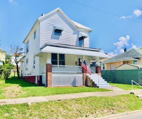 908 Rose Ave, Clifton Forge, VA 24422