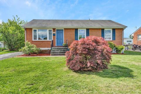708 Fairhurst Dr, Roanoke, VA 24012