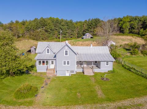 2012 Stonewall Rd NE, Check, VA 24072