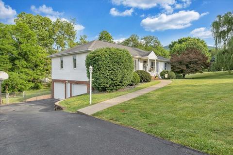 93 Orchard Hill Dr, Cloverdale, VA 24077