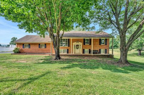 1922 W Ruritan Rd, Roanoke, VA 24012