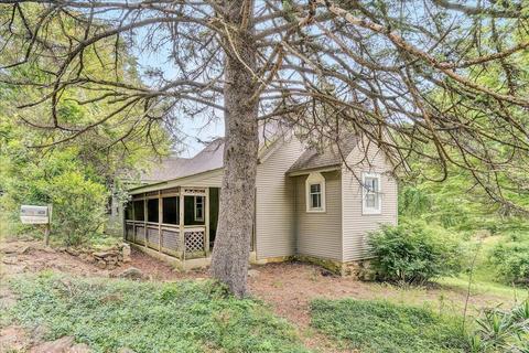 4638 Twelve Oclock Knob Rd, Roanoke, VA 24018