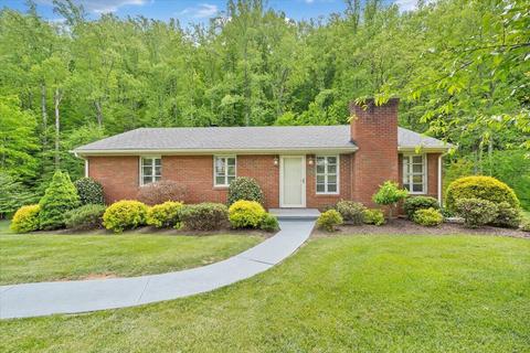 2723 Mountain Pass Rd, Troutville, VA 24175