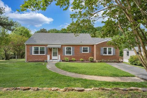 1224 Newman Dr, Salem, VA 24153