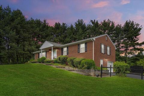 1512 Scott Rd NE, Roanoke, VA 24012