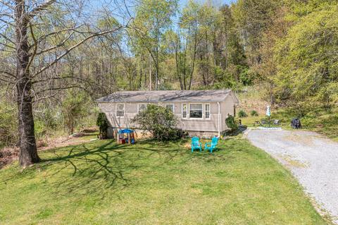 1724 Little Catawba Creek Rd, Troutville, VA 24175