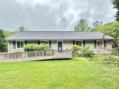 6469 Cotton Hill Rd, Roanoke, VA 24018