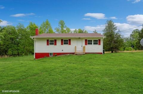601 Pond Rd, Martinsville, VA 24112