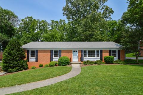 4127 Woodridge Dr, Roanoke, VA 24018