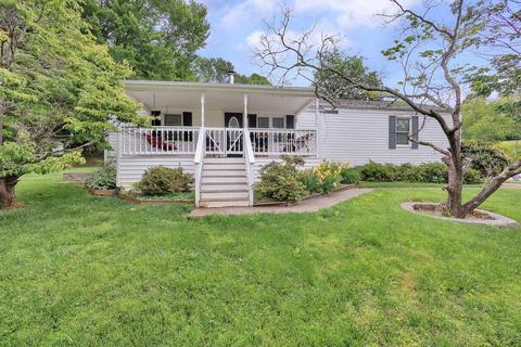5022 Saunders Rd, Vinton, VA 24179