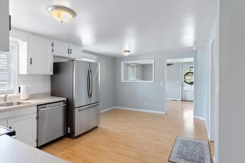 614 E Calhoun St, Salem, VA 24153 photo 16