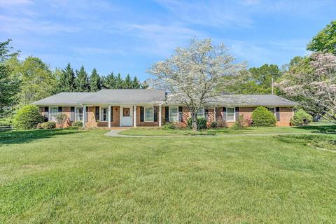 442 Jubal Early Hwy, Wirtz, VA 24184