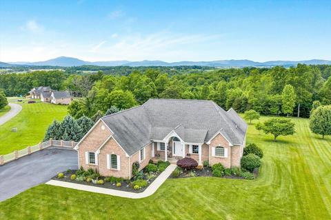 378 Freedom Ln, Wirtz, VA 24184