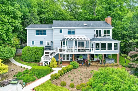 313 Oak Crest Dr, Moneta, VA 24121