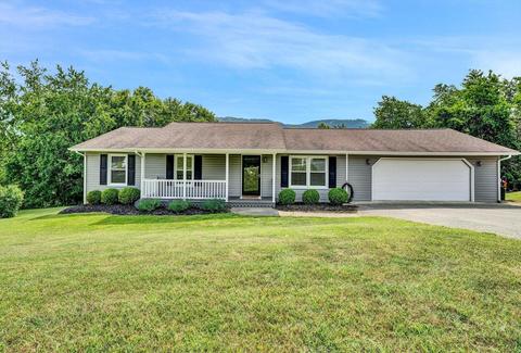 7974 Forest Edge Dr, Roanoke, VA 24018