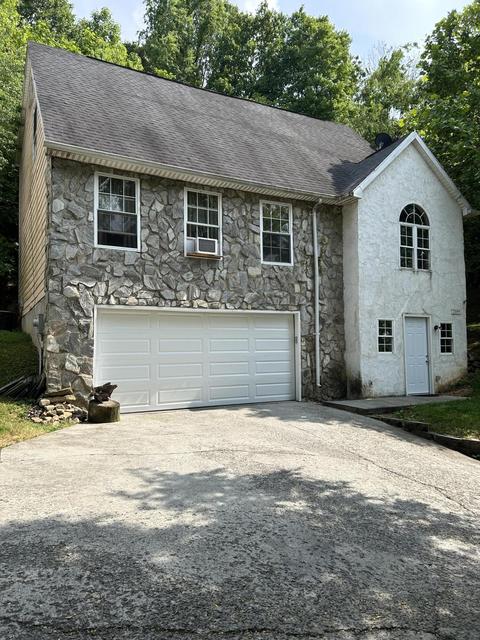 2644 Grandin Rd SW, Roanoke, VA 24015