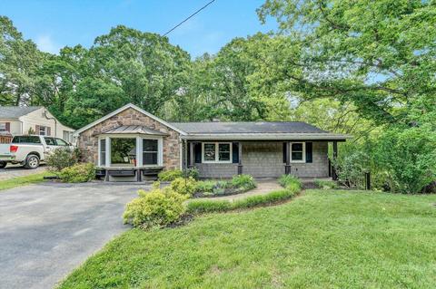3966 Pitzer Rd, Roanoke, VA 24014