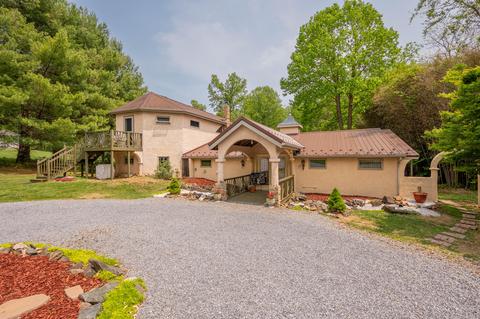 582 New Haven Rd SE, Floyd, VA 24091