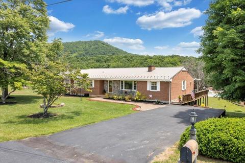 1311 Highland Acres Rd, Vinton, VA 24179
