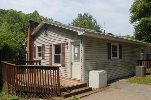 655 Arch Mill Rd, Buchanan, VA 24066 photo 2