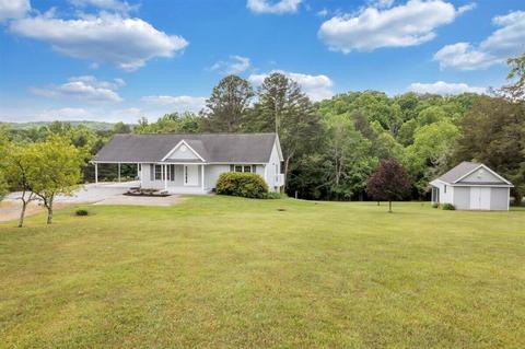 1938 Cedar Ln, Buchanan, VA 24066