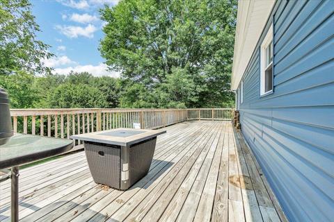 105 Crestbourne Dr, Goodview, VA 24095 photo 9