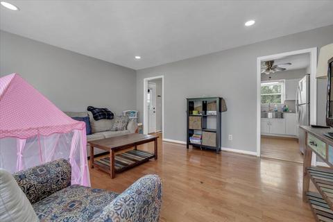 105 Crestbourne Dr, Goodview, VA 24095 photo 4