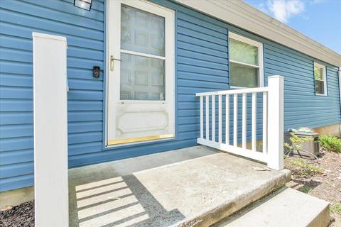105 Crestbourne Dr, Goodview, VA 24095 photo 3