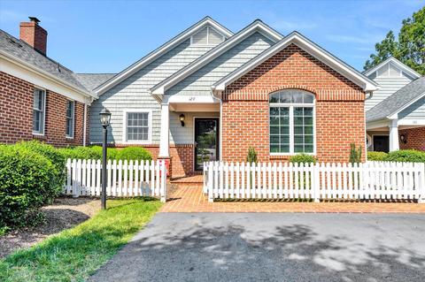 129 Village Green Dr #9, Penhook, VA 24137