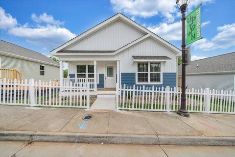 611 W Church St, Martinsville, VA 24112