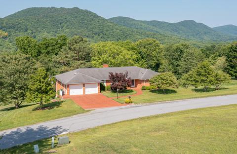 384 Jamestown Rd, Daleville, VA 24083