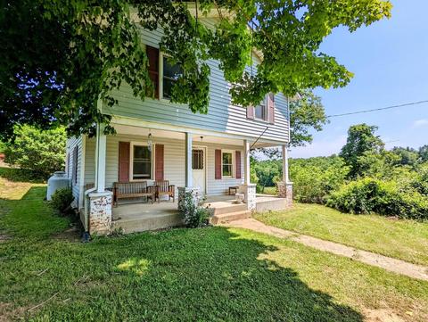 112 Maple Springs Ln, Check, VA 24072 photo 3